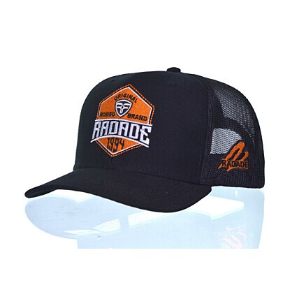 Boné Radade cor Preto com tela Vinho- 8198